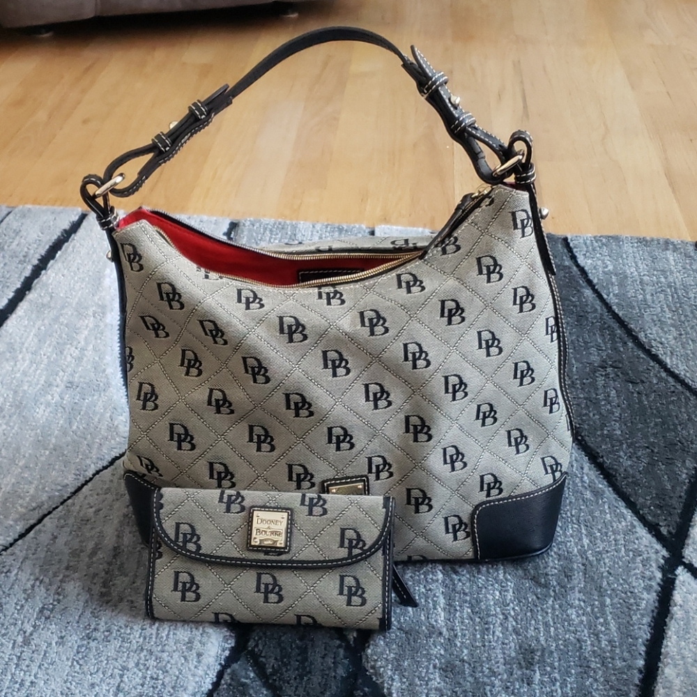 Dooney & Bourke purse